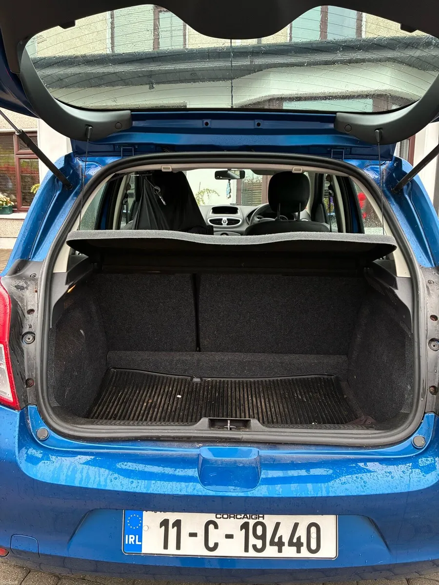 Renault Clio 2011 new tyres, new NCT - Image 6