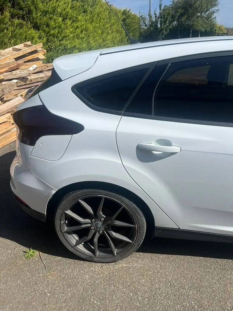 2015 Ford Focus - Image 5