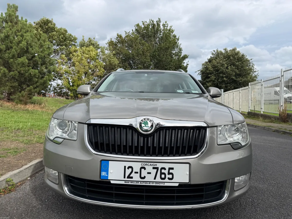 Skoda Superb 2012 COMBI AMBIENTE 2.0 TDI 170 M/T 4 - Image 2
