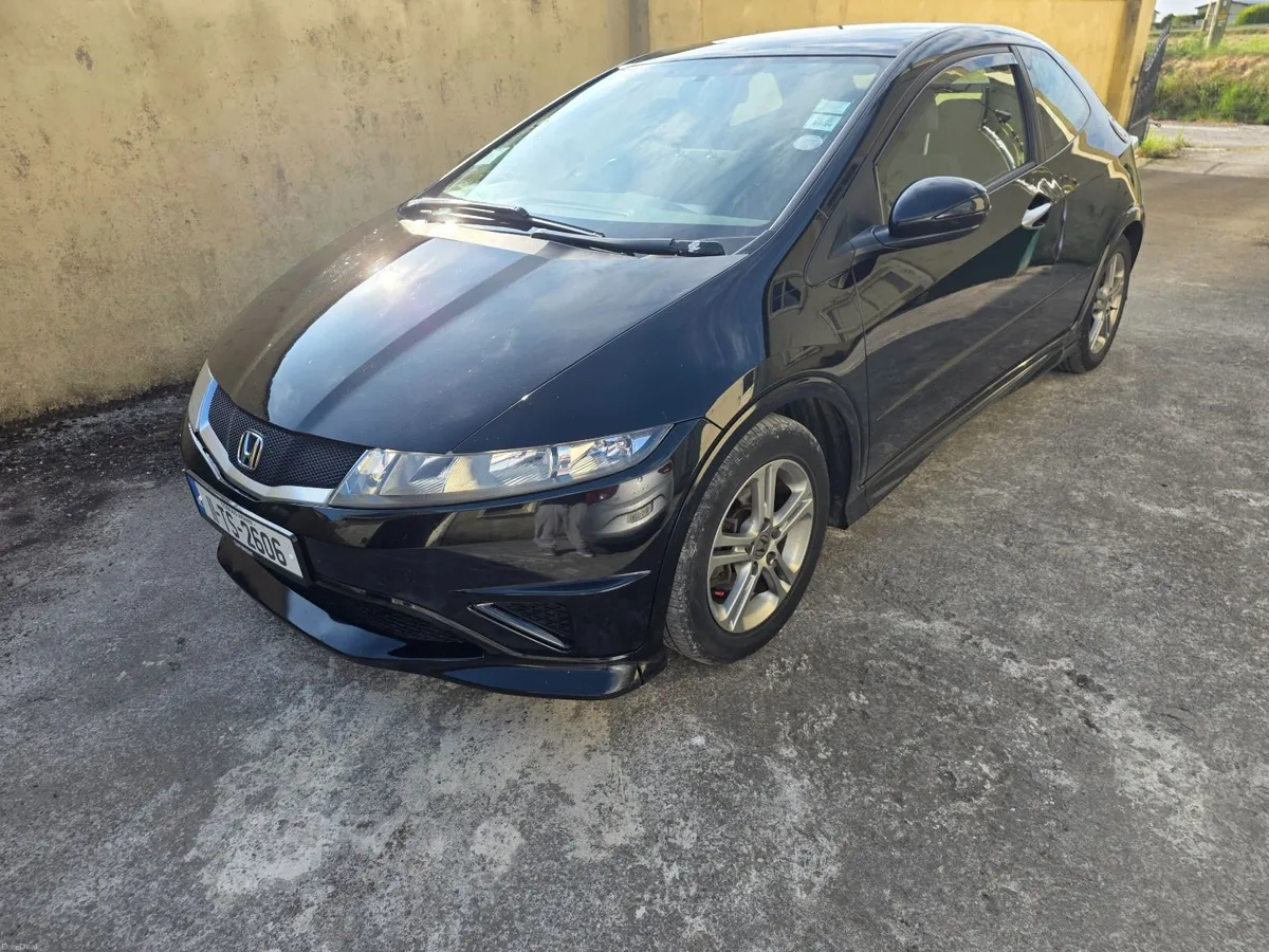 Honda Civic 2011 - Image 1