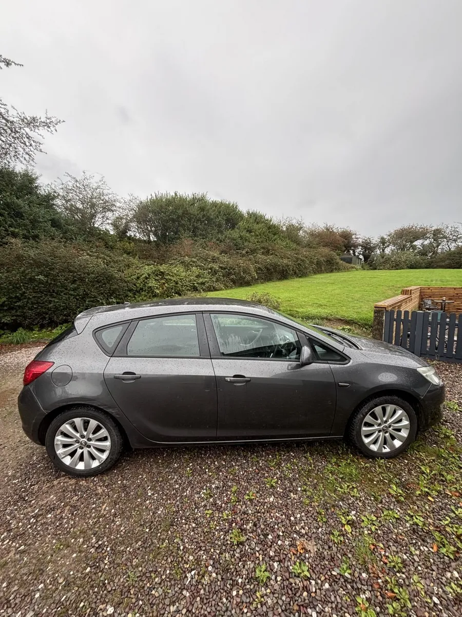 Opel Astra 2010 w/ new NCT - Image 5