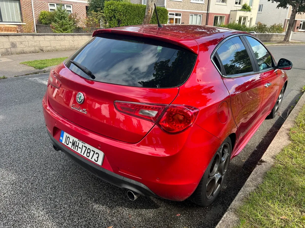 Alfa Romeo Giulietta Quadrifoglio Verde (Manual) - Image 6