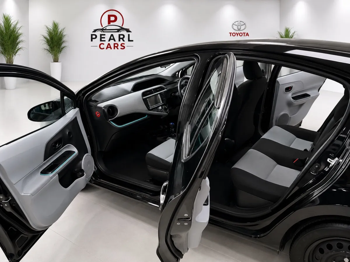 Toyota Aqua 2012 - Image 6