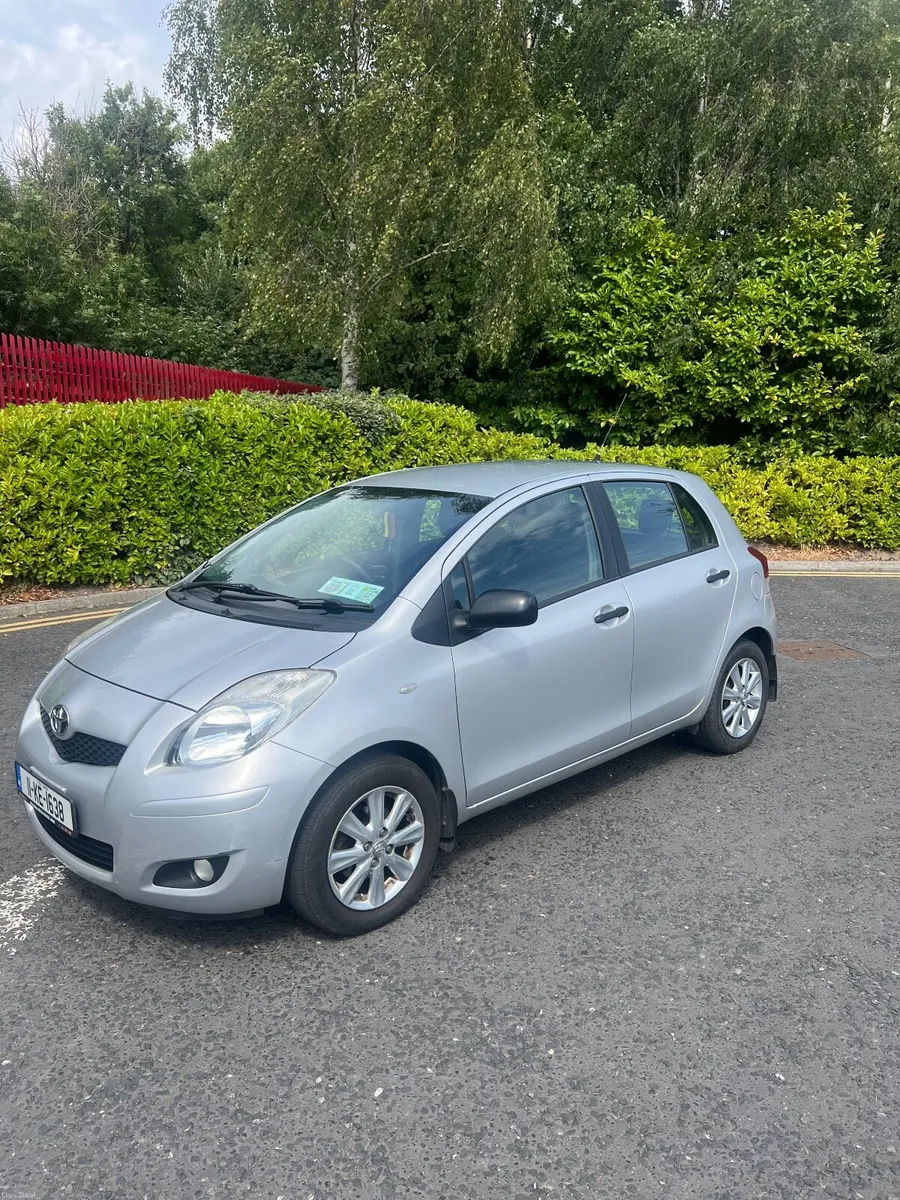 Toyota Yaris 2011 - Image 1