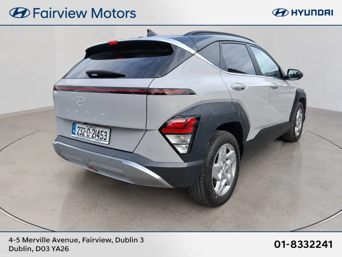 Hyundai KONA ELEGANCE **TWO TONE** - Image 2