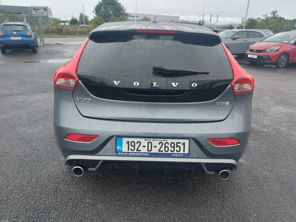 Volvo V40 2.0 T2 R-DESIGN ED 122BHP 5DR 40 SERIES - Image 6