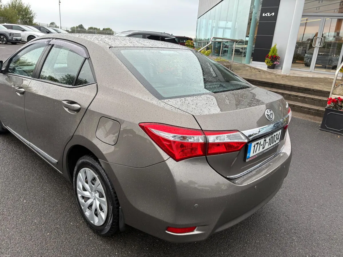 Toyota Corolla 1.4 D-4D TERRA 4DR - Image 2