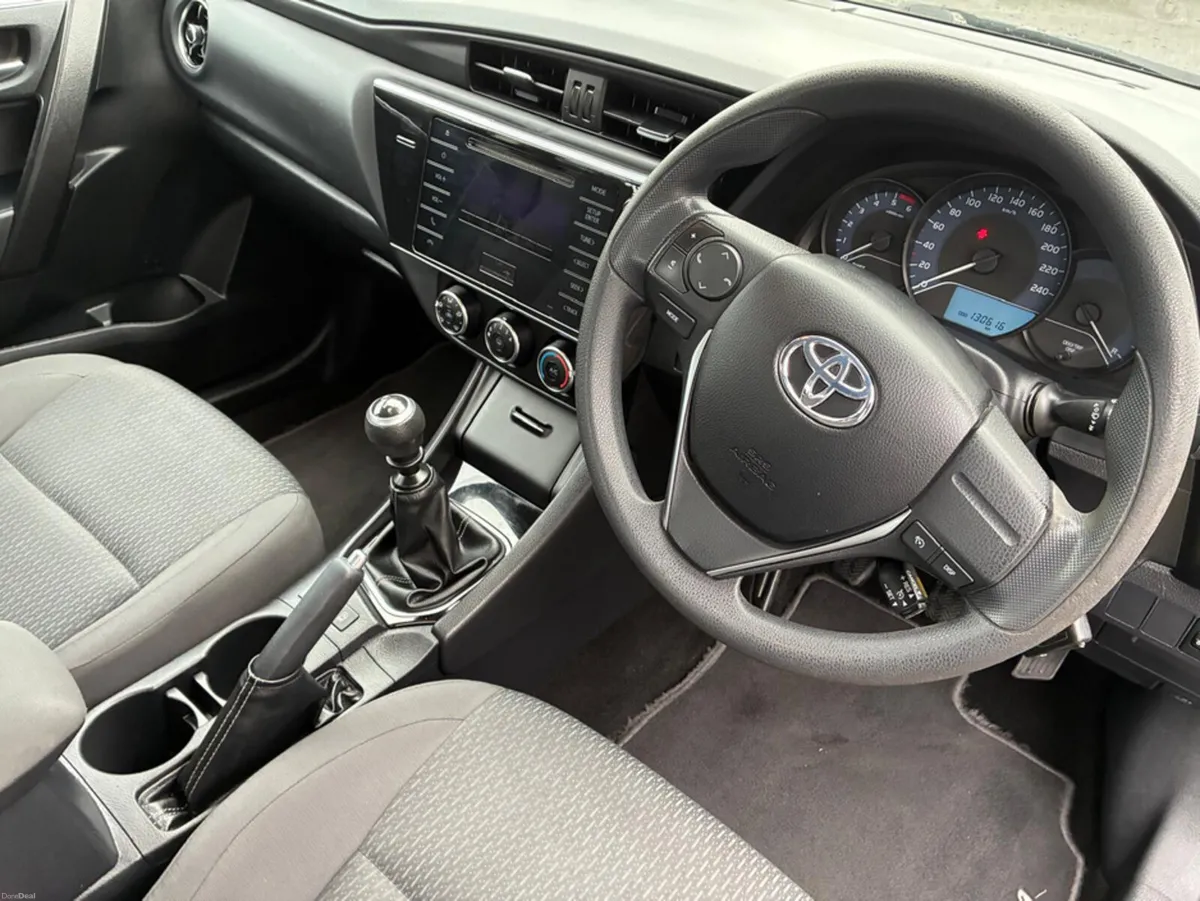 Toyota Corolla 1.4 D-4D TERRA 4DR - Image 4
