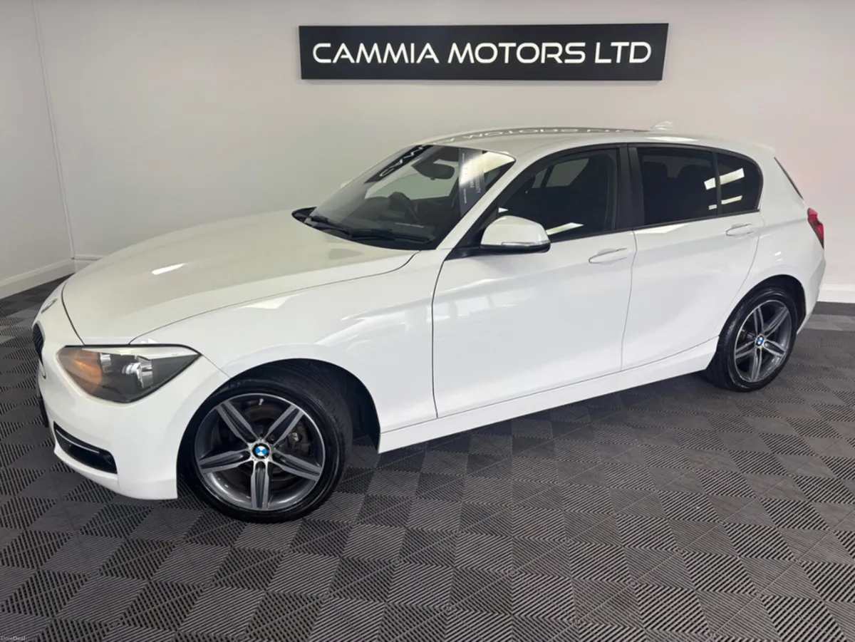 BMW 1-Series D SPORT 5DR - Image 2