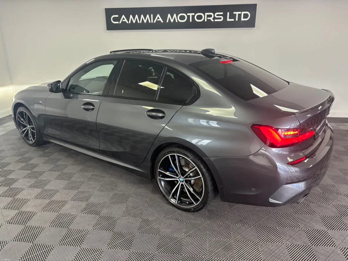 BMW 3-Series *BMW 330e *M-SPORT PRO PACK**HEADS UP - Image 3