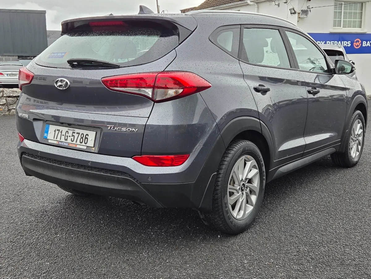 Hyundai Tucson 1.7 SE NAV BLD 116PS 5DR - Image 4