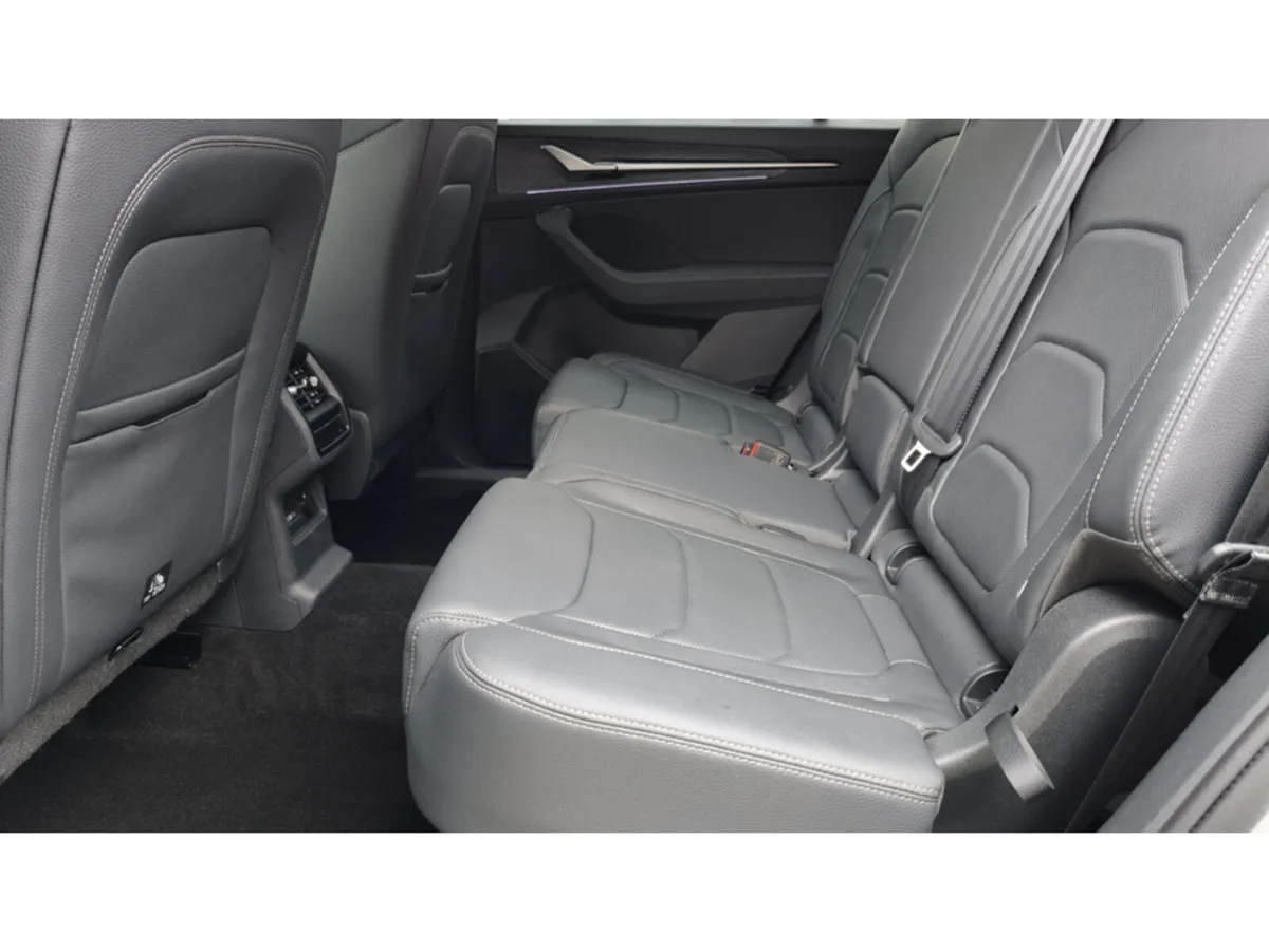 Skoda Kodiaq SELECTION PLUS - AUTO - RACE BLUE - Image 4