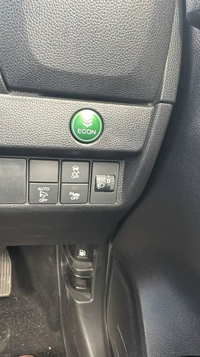 HONDA FIT 2015 LOW MILEAGE HIGH SPECS - Image 6