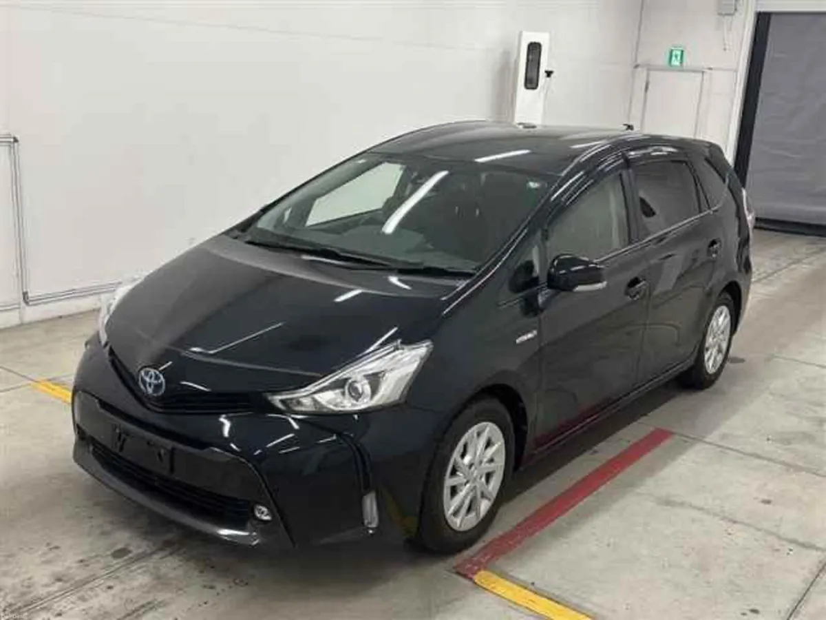 Toyota Prius 2018 ALPHA 5 seater *LOW MILEAGE* - Image 1