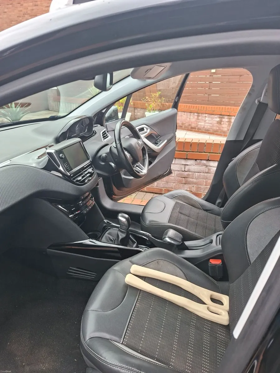 Peugeot 2008 2016 - Image 3
