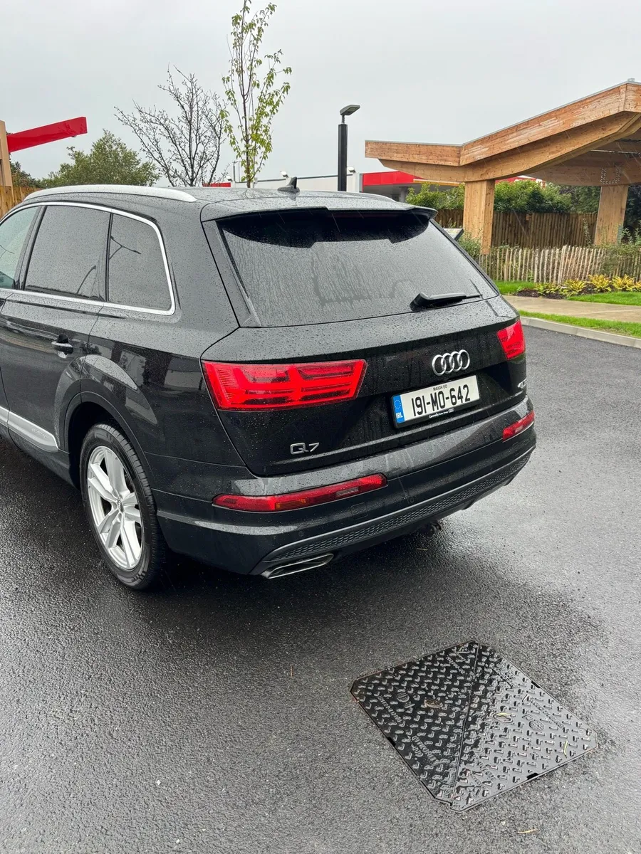 Audi Q7 - Image 5