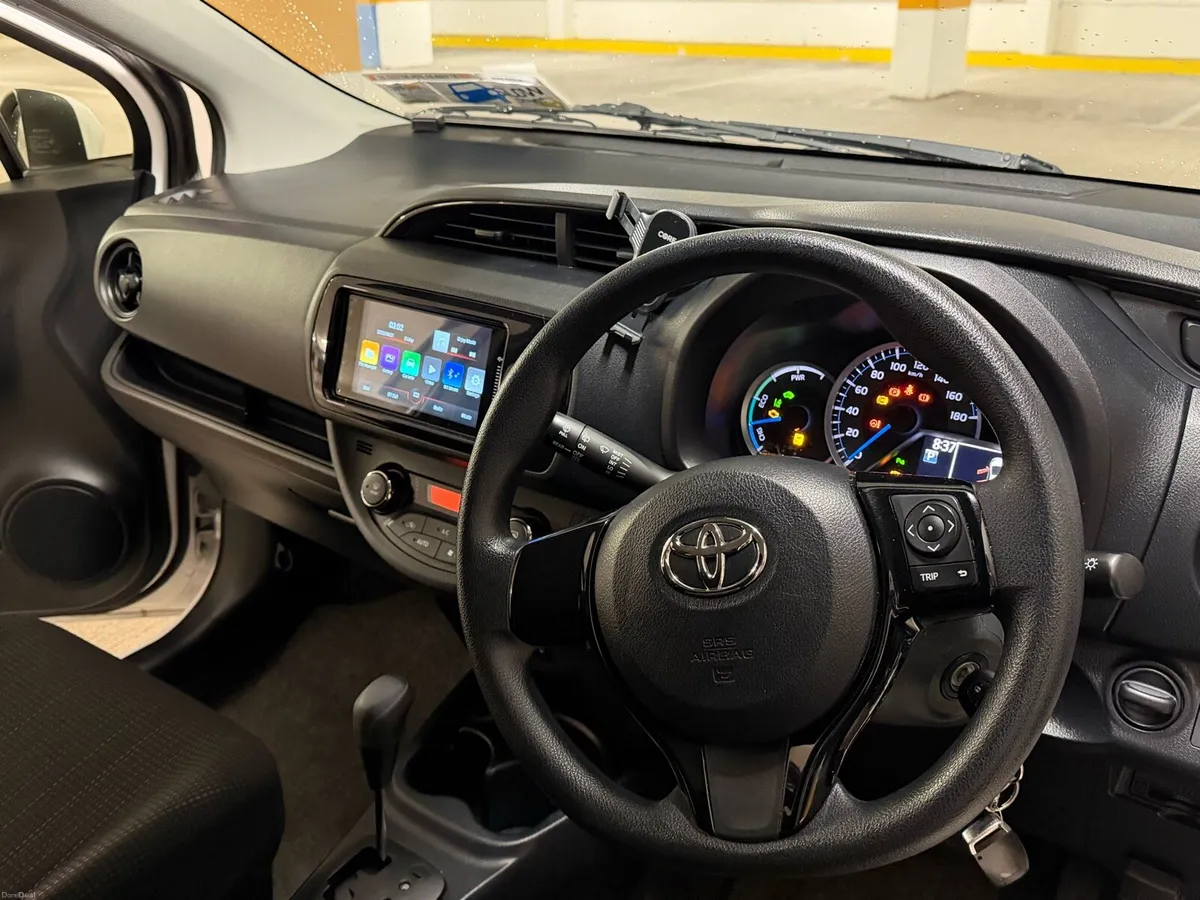 Toyota Yaris Vitz 1.5 Hybrid Auto - Image 4