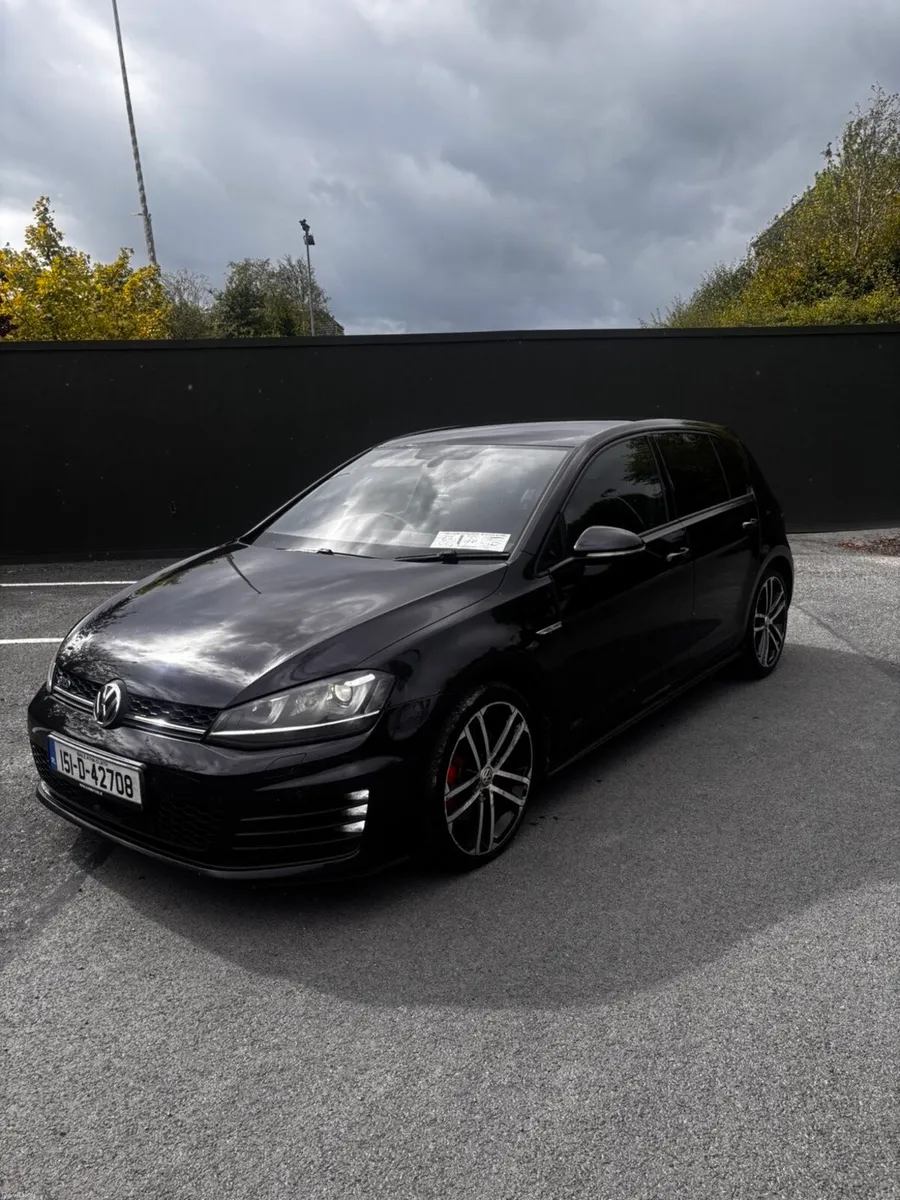 2015 Volkswagen Golf GTD - Image 1