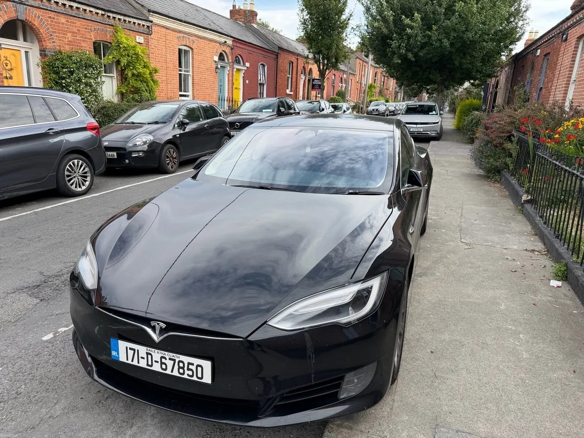 Tesla model s 2017 Free supercharge - Image 1