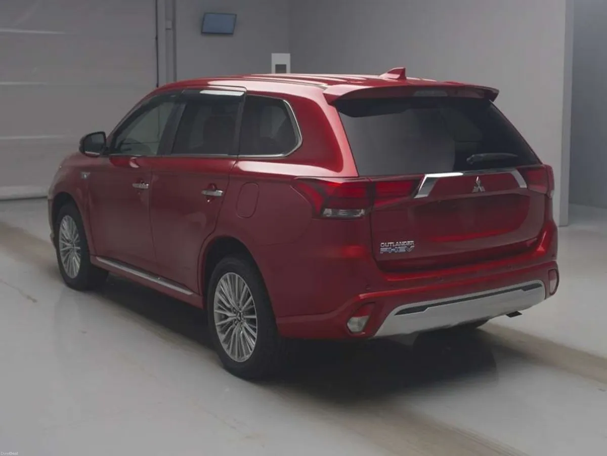 Mitsubishi Outlander 182 PHEV G 4WD - Image 2