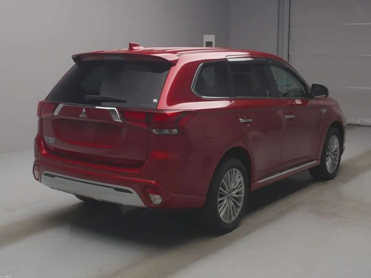 Mitsubishi Outlander 182 PHEV G 4WD - Image 3