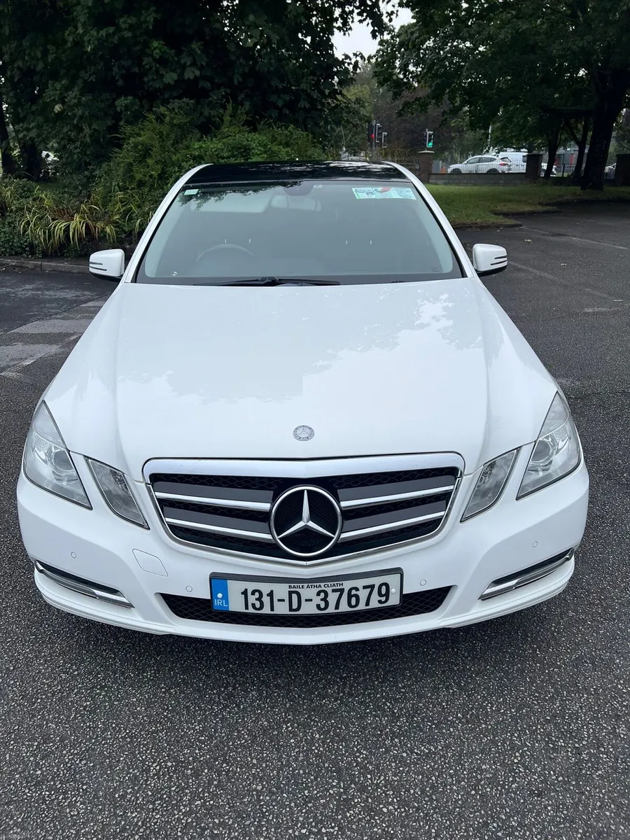 Mercedes-Benz E220 - Image 1