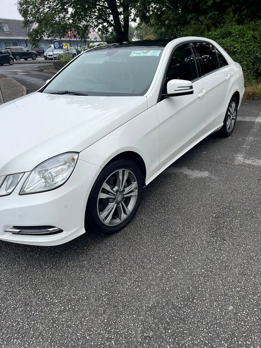 Mercedes-Benz E220 - Image 3
