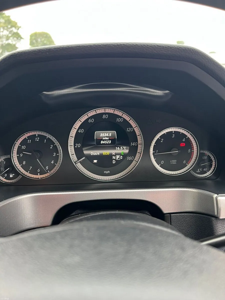 Mercedes-Benz E220 - Image 5