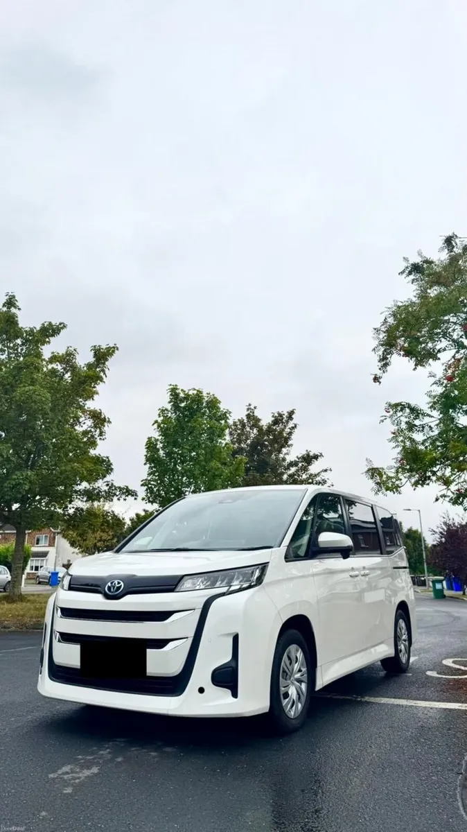 Toyota Noah Hybrid – 8 SEATER 222 Reg - Image 1