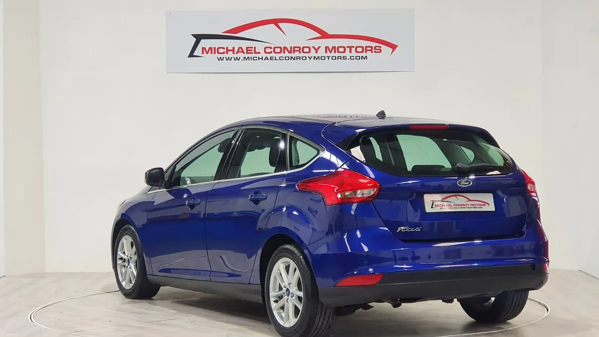 Ford Focus ZETEC - FINANCE AVAILABLE - Image 4