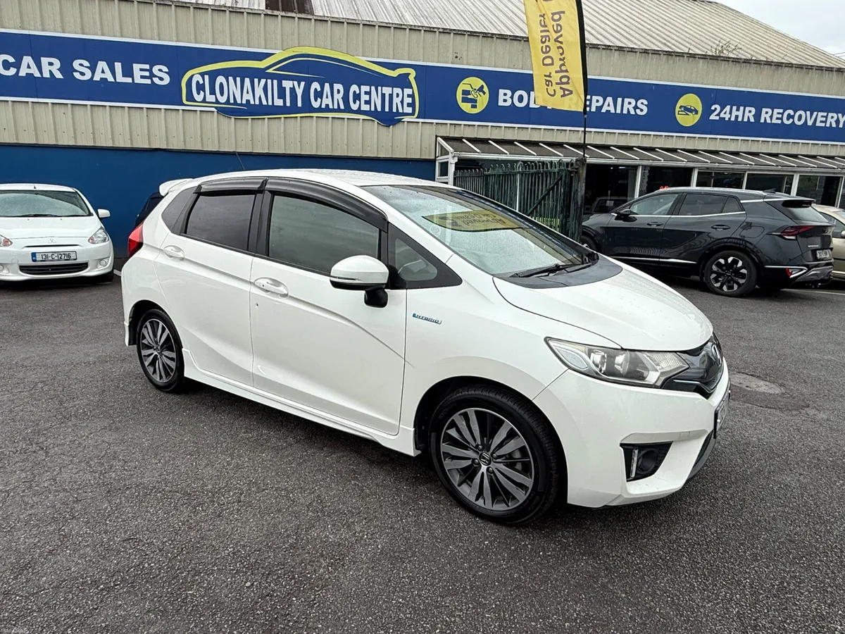 Immaculate Honda Fit SelfCharging Hybrid - Image 4