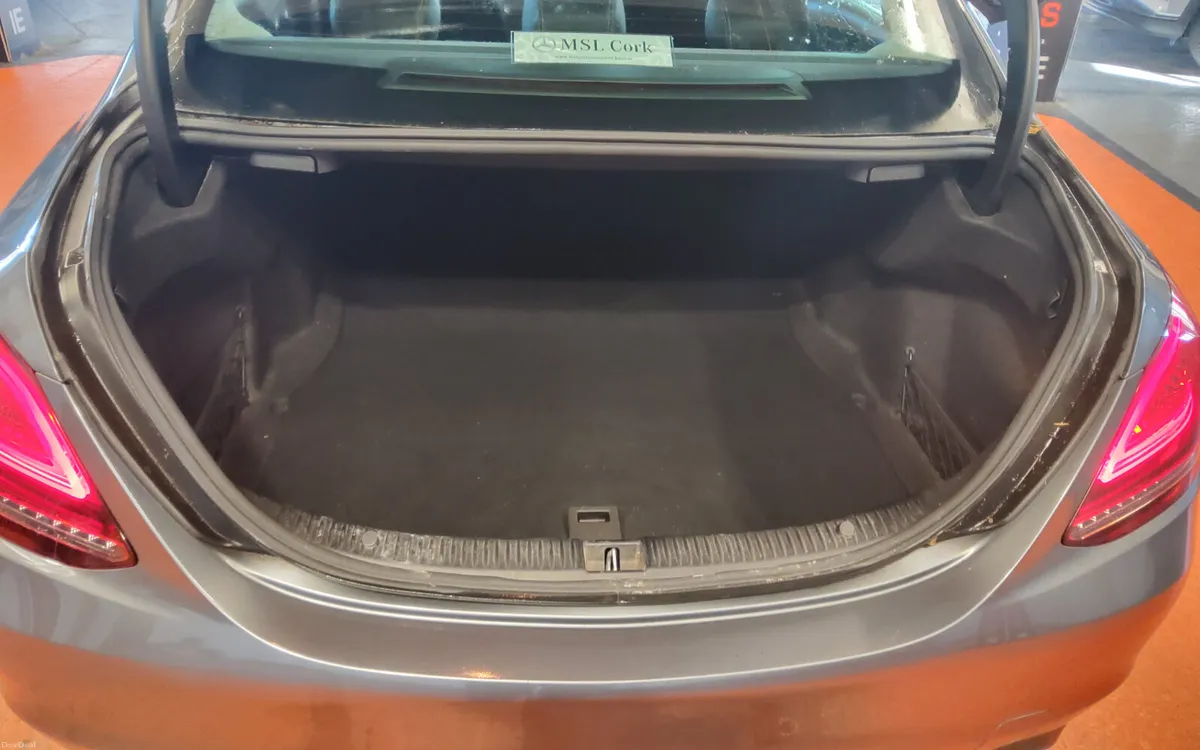 Mercedes-Benz C-Class 2019 - Image 4