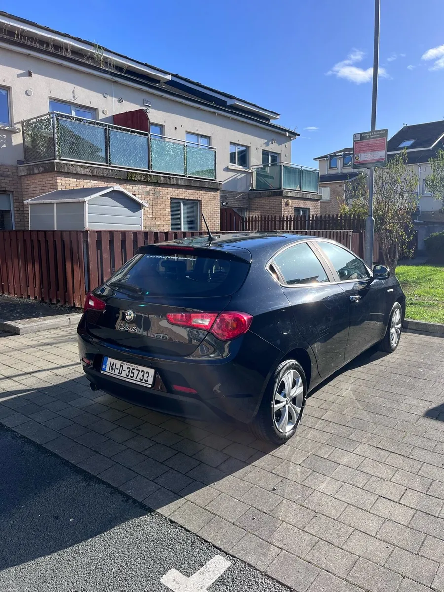 2014 Alfa Romeo Giulietta - Image 4