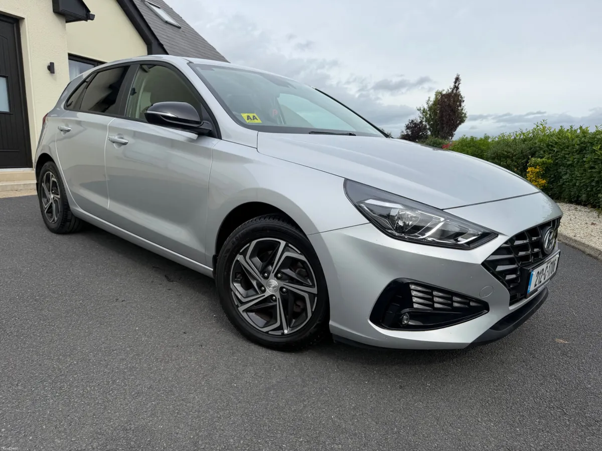 2021 (212) Hyundai i30 1.6 Diesel Deluxe 5Dr H/B - Image 6