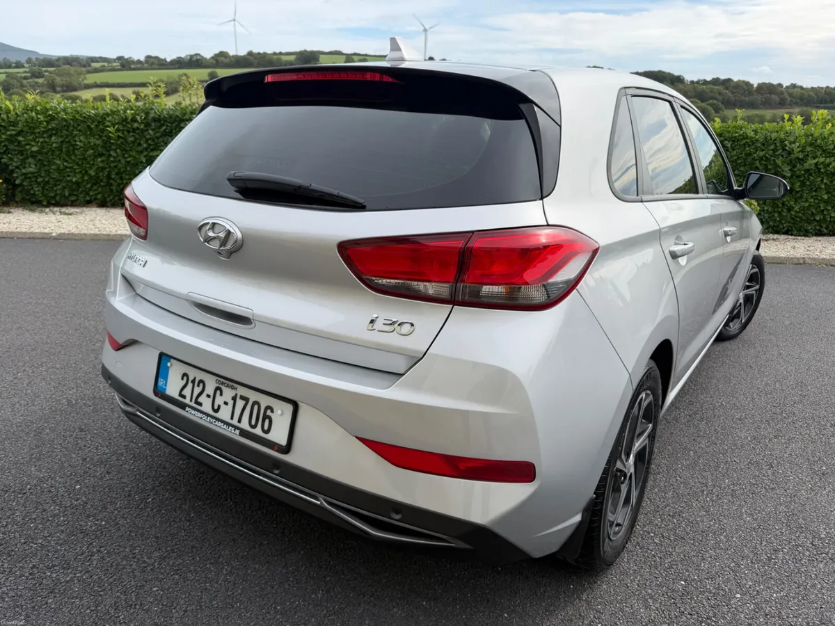 2021 (212) Hyundai i30 1.6 Diesel Deluxe 5Dr H/B - Image 3