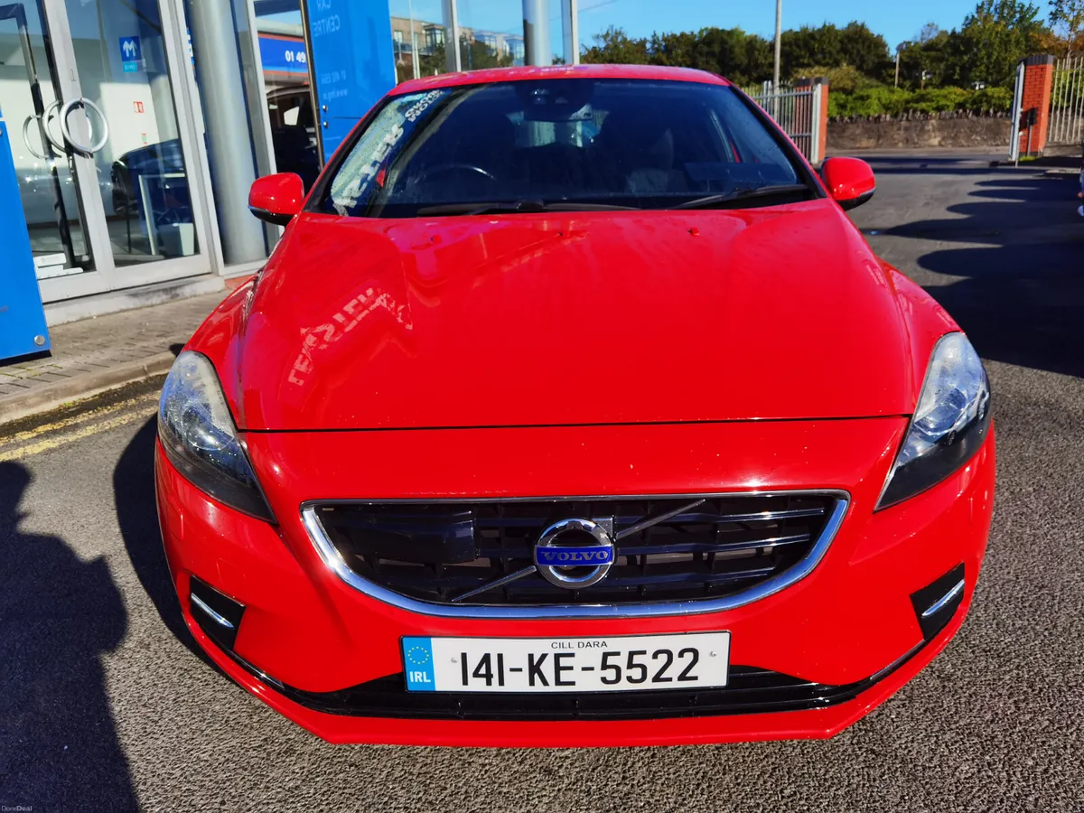 VOLVO V40 1.6 PETROL AUTOMATIC **HEATED SEATS** - Image 2
