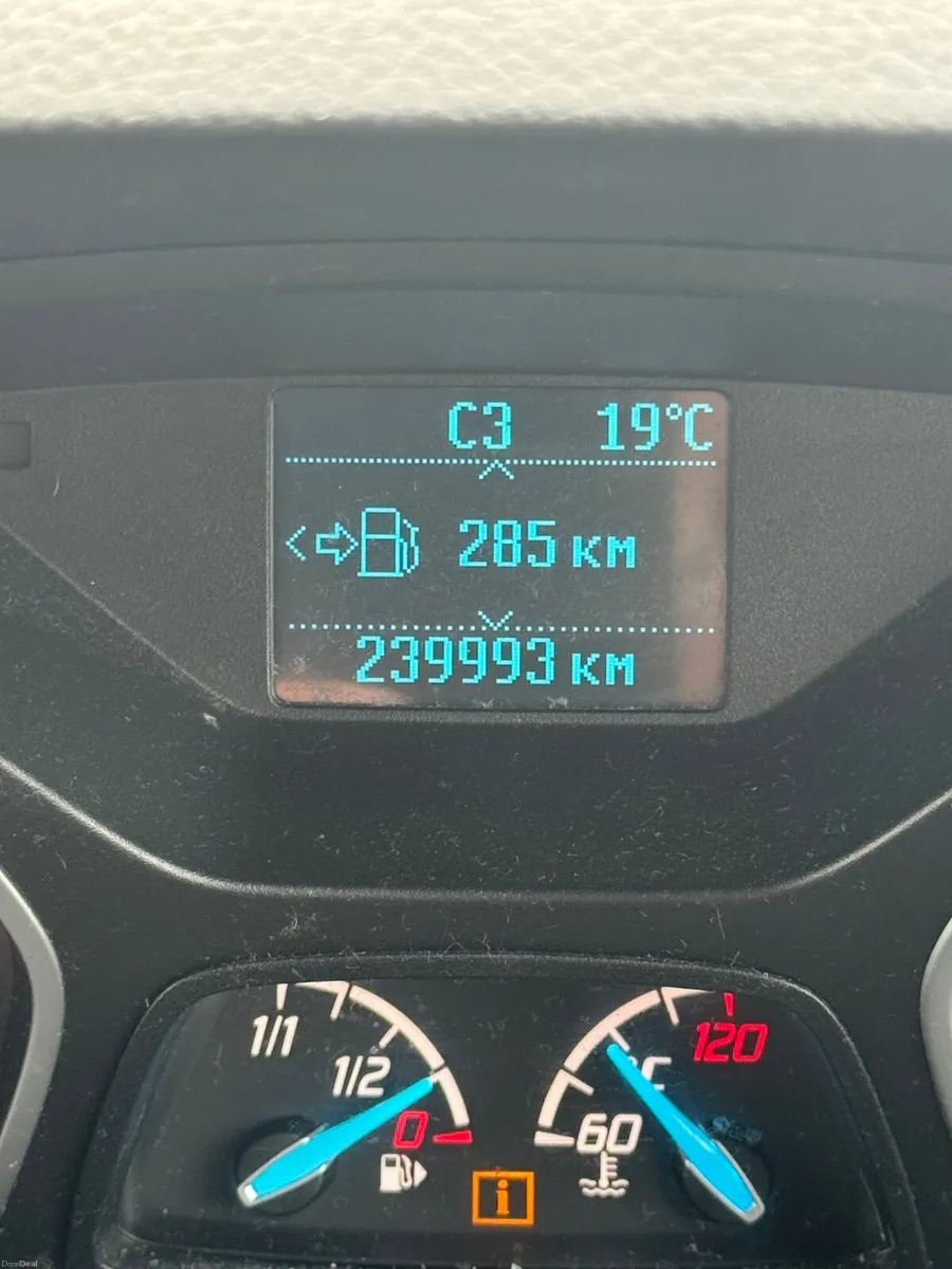 Ford Kuga 2015 - Image 2