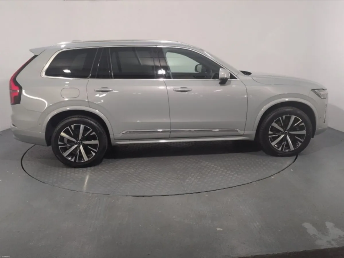 Volvo XC90 T8 PHEV Plus Bright - Image 6