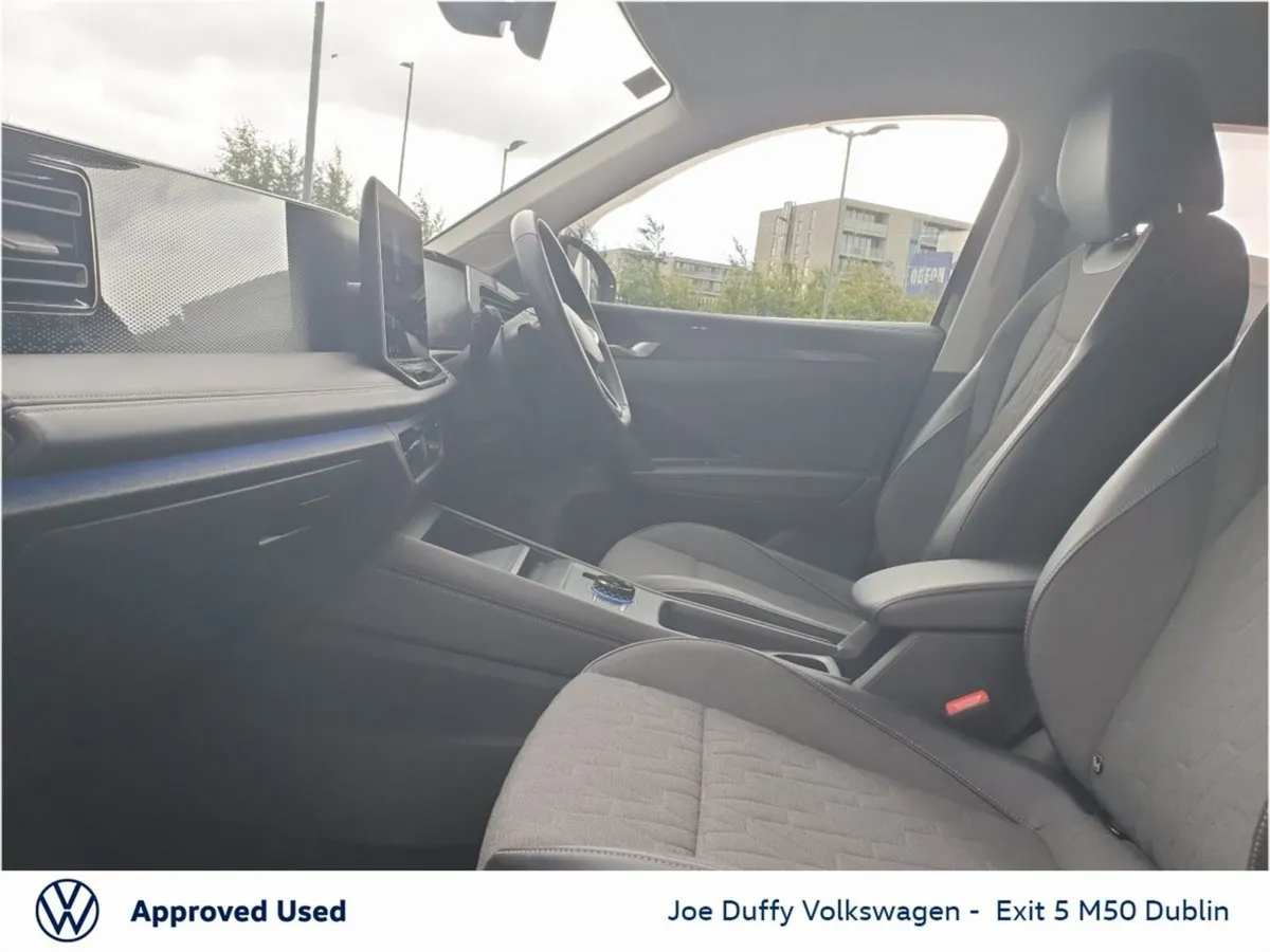 Volkswagen Tiguan LAUNCH EDITION 2.0TDI 150HP AUTO - Image 3