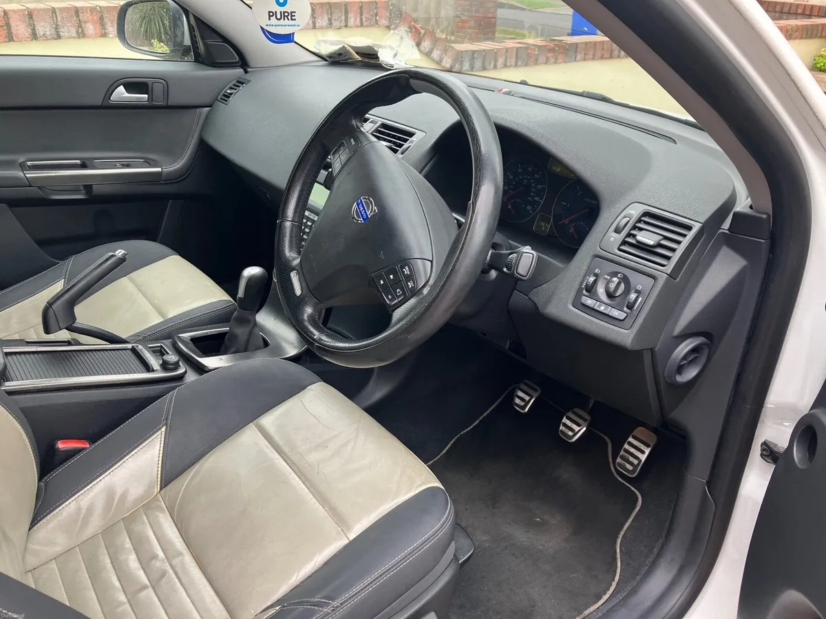 Volvo S40 2011 - Image 5