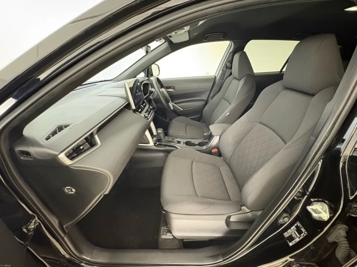Toyota Corolla Cross Sport Hybrid - Image 6