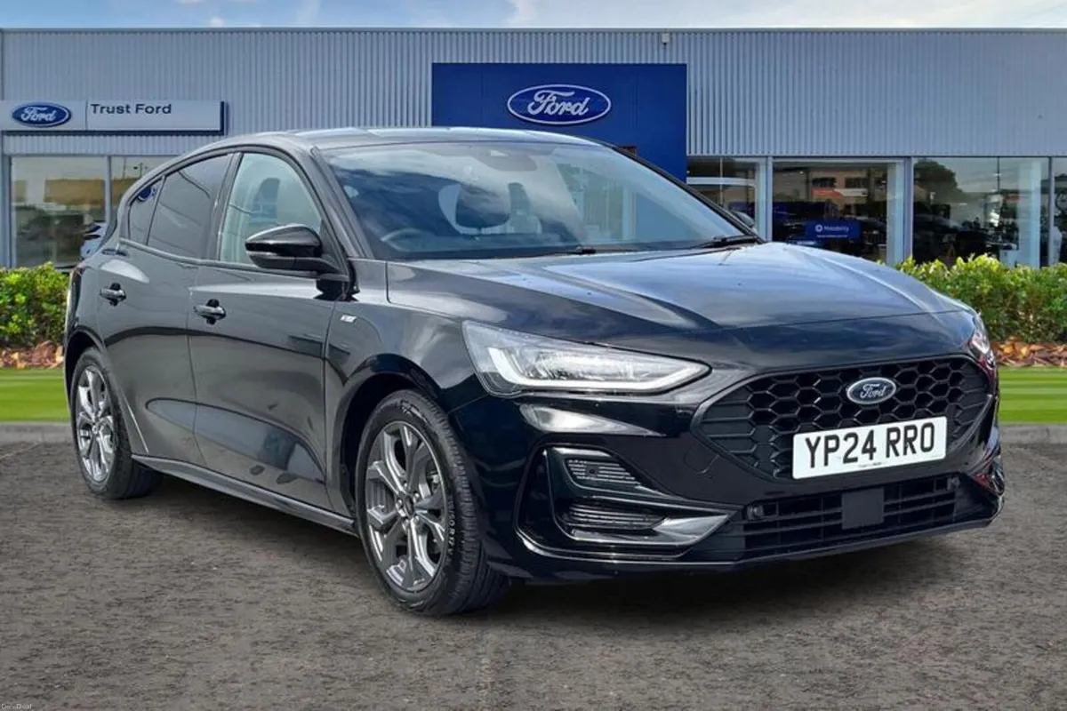 Ford Focus 1.0 EcoBoost Hybrid mHEV 155 ST-Line 5d - Image 1