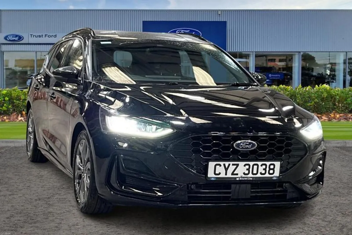 Ford Focus 1.0 EcoBoost Hybrid mHEV 155 ST-Line 5d - Image 1