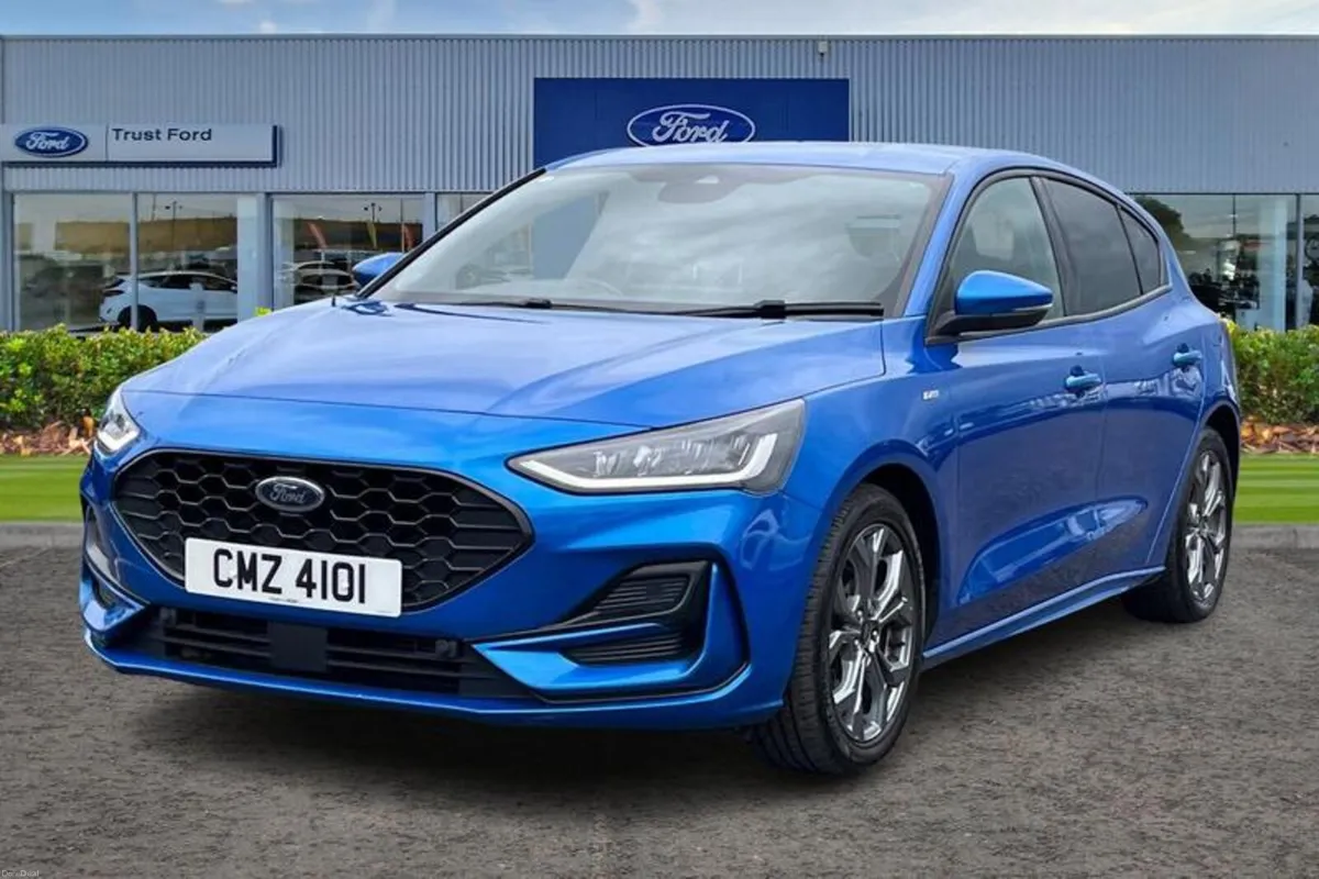Ford Focus 1.0 EcoBoost ST-Line 5dr - DUAL ZONE CL - Image 5