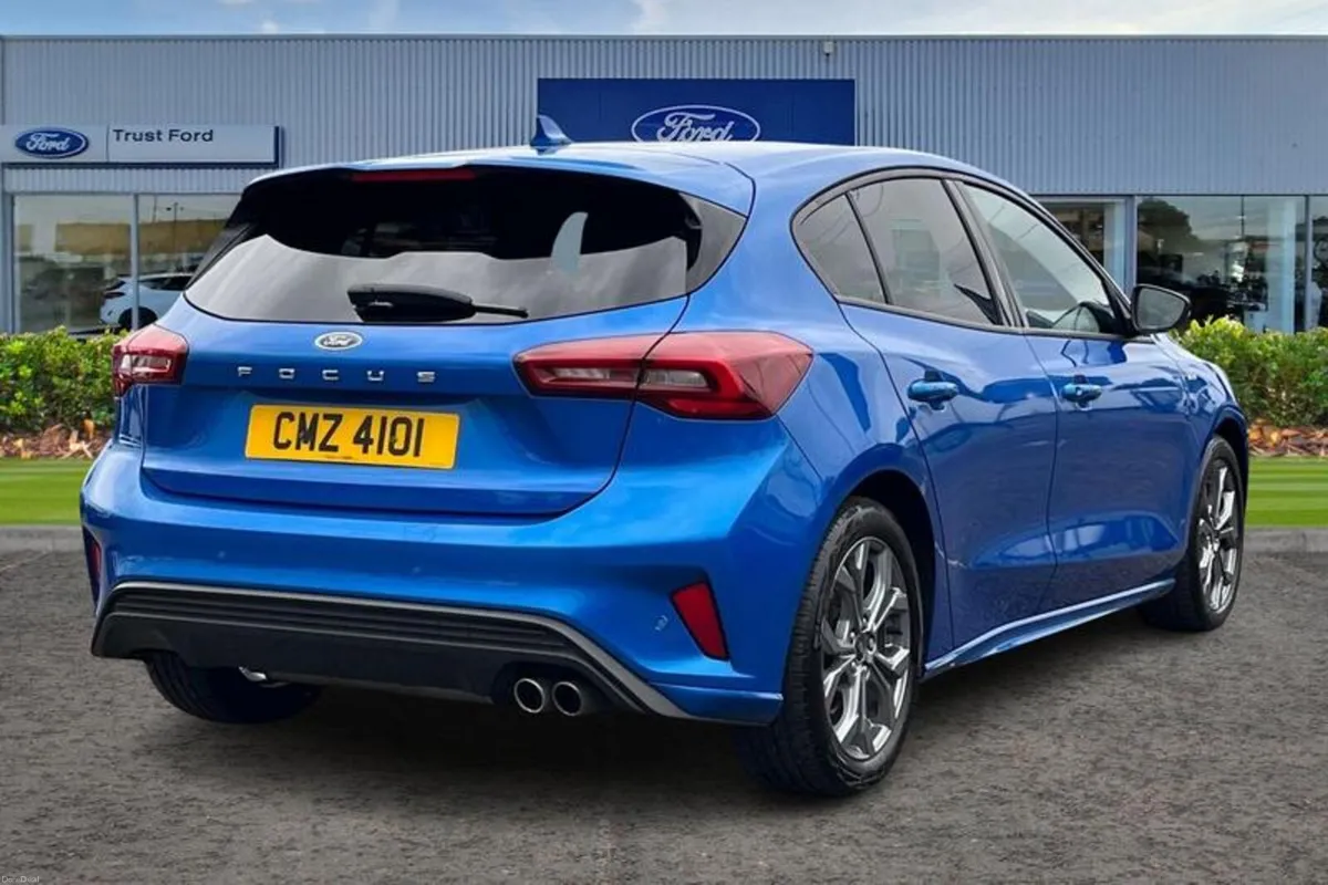 Ford Focus 1.0 EcoBoost ST-Line 5dr - DUAL ZONE CL - Image 4