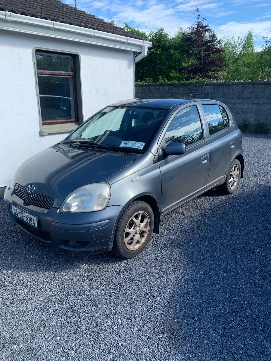 Toyota Yaris 2005 - Image 1