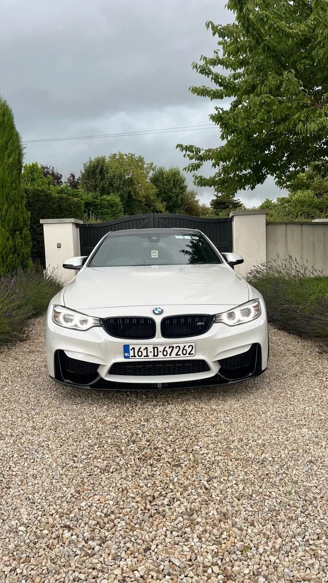 BMW M4 - Image 2