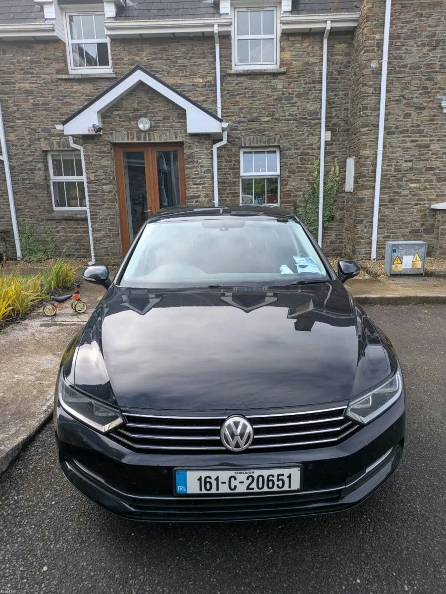 Volkswagen Passat - Image 1