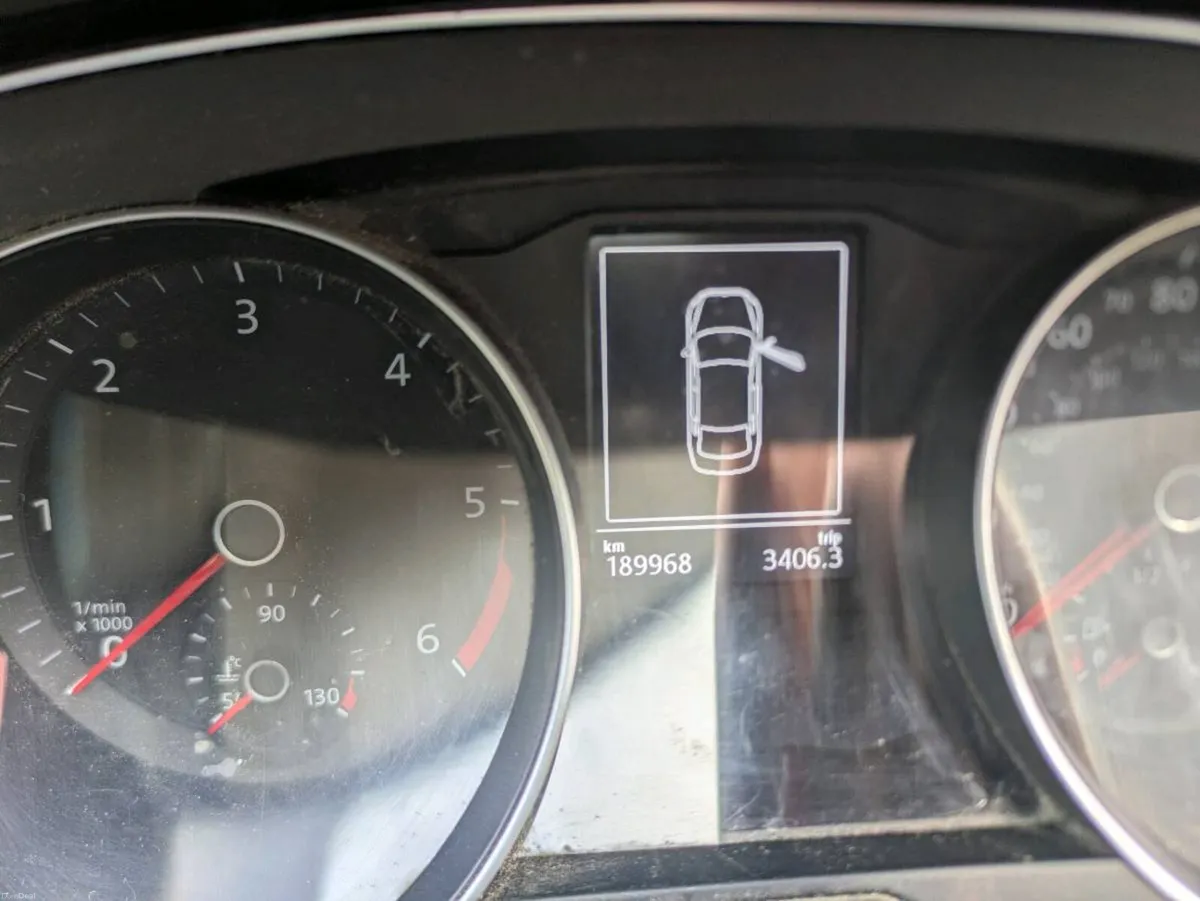 Volkswagen Passat - Image 5