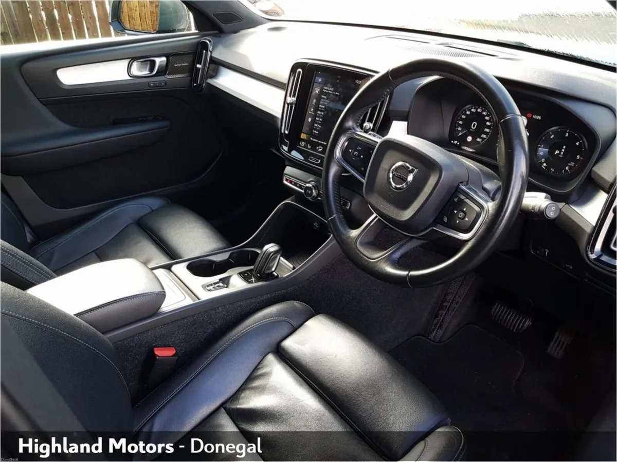 Volvo XC40 D4 AWD AUTO MOMENTUM PRO - Image 6